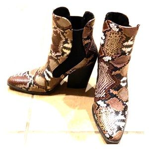 Quipid Snakeskin boots
